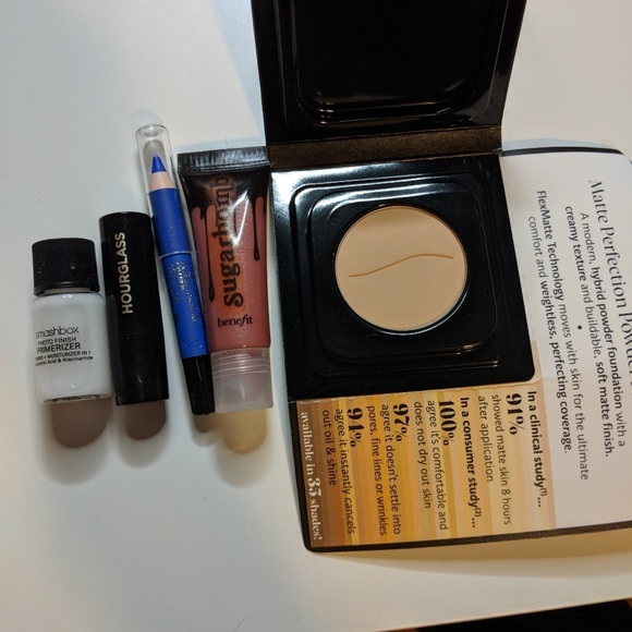 Makeup Bundle - Picture 2 of 3